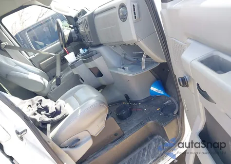 2010 Ford E-250 Commercial/Recreational z USA, uszkodzony, nr VIN 1FTNE2EL5ADA19644